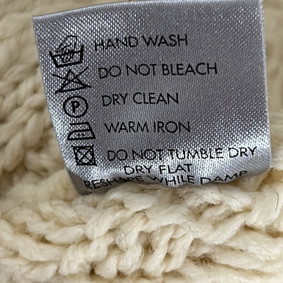 Irelandseye 100% Merino Wool Cable knit sweater size M - Picture 8 of 12